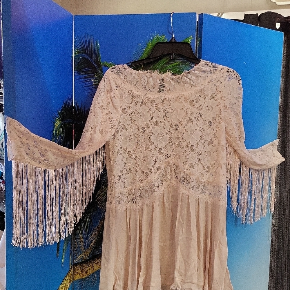 NWT, Elegant Lace Fringe Top - Cream